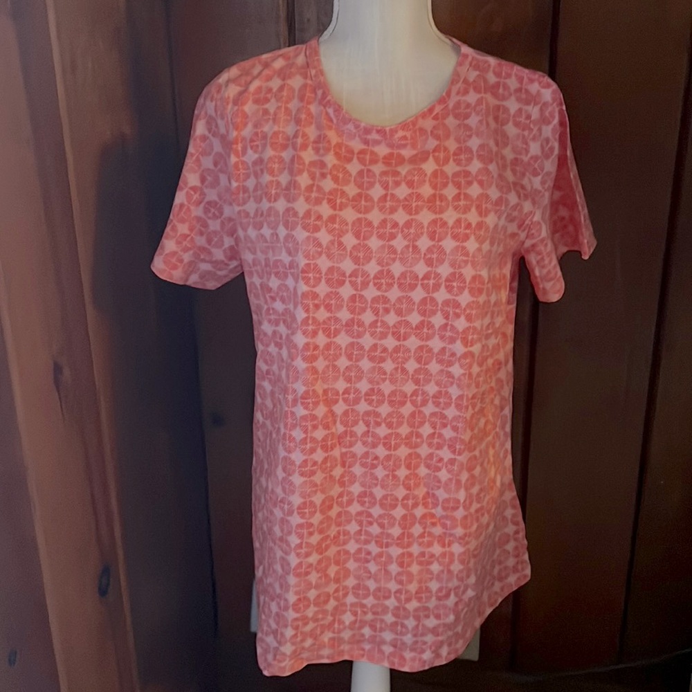 Women within med peach color top